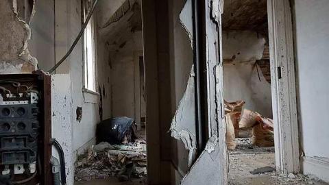 Neglected Farmhouse - 014.jpg