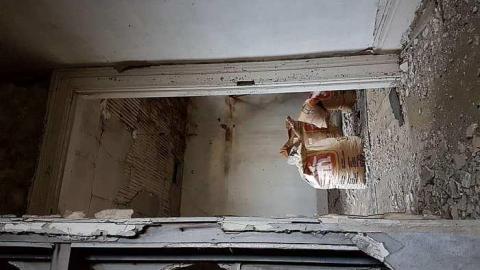 Neglected Farmhouse - 016.jpg