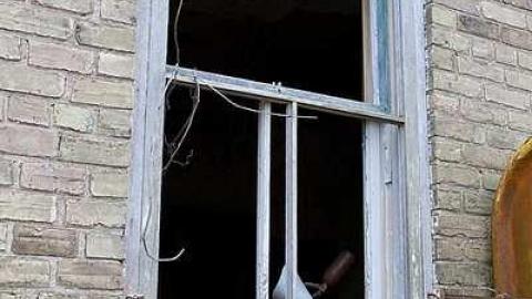 Neglected Farmhouse - 024.jpg