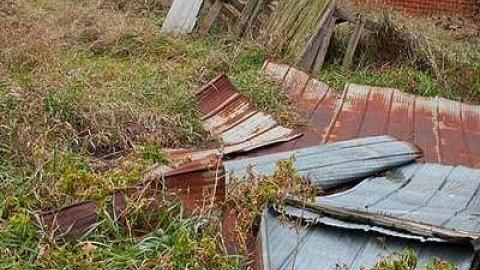 Neglected Farmhouse - 036.jpg