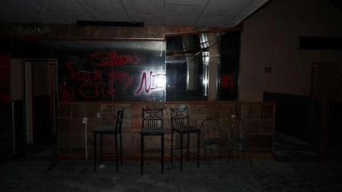 Nudie Bar - DSC05014.jpg