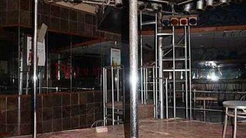 Nudie Bar - DSC05022.jpg