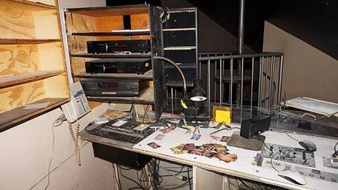 Nudie Bar - DSC05040.jpg