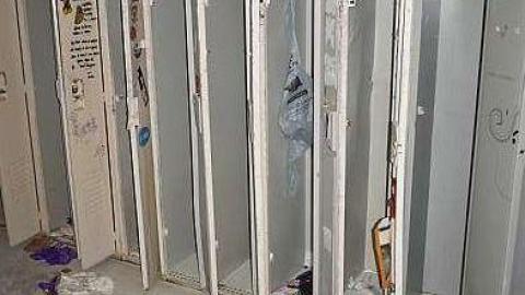 Nudie Bar - DSC05044.jpg