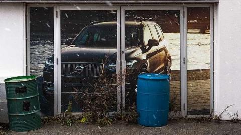 Very cold  - Volvo-of-Toronto1.jpg