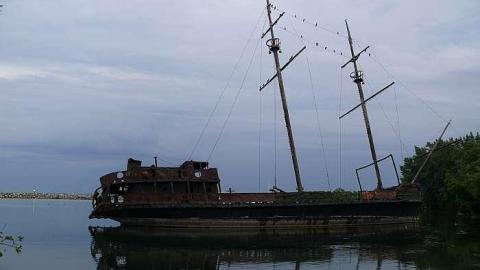 Arrrgh Billy - Le-Grande-Hermine-Ghost-Ship2.jpg