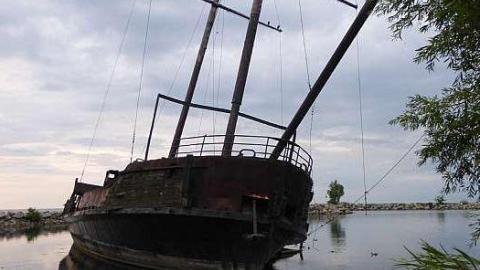 Arrrgh Billy - Le-Grande-Hermine-Ghost-Ship8.jpg