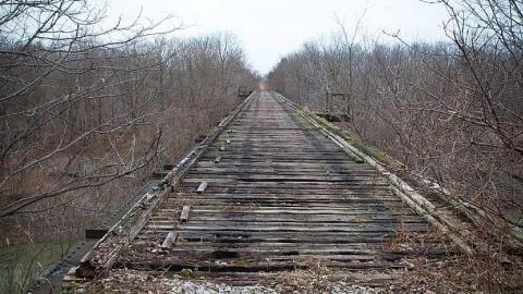 December 2018 - Railway-Bridge-over-the-Thames1.jpg