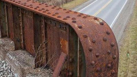 December 2018 - Melbourne-Road-Railway-Bridge2.jpg