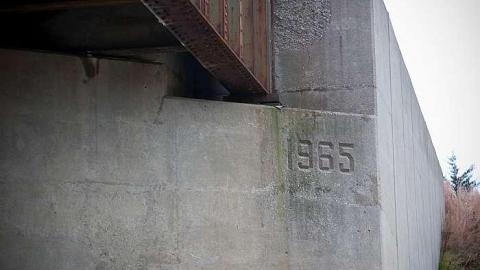 December 2018 - Melbourne-Road-Railway-Bridge4.jpg