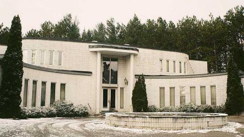 2016 - Abandoned-Grow-Op-Mansion--Drug-Dealers-Mansion--King-City296.jpg