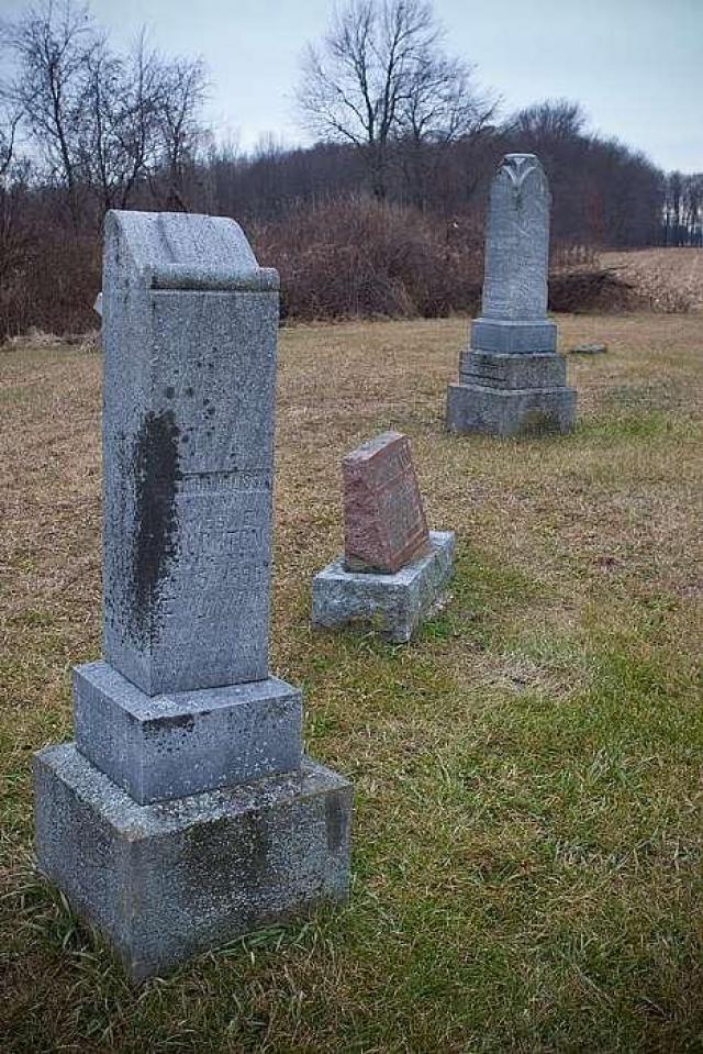 Laughton Cemetery photo 5