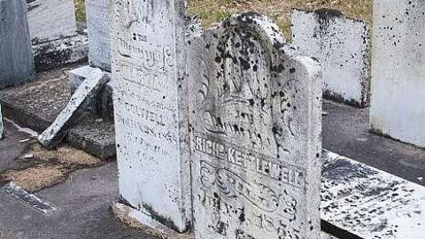 December 2018 - Browns-Cemetery3.jpg