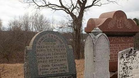 December 2018 - Kerr-Cemetery10.jpg