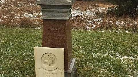 December 2018 - St.-Peters-Pioneer-Cemetery7.jpg