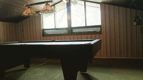 Mr and Mrs Brady - The-Brady-Bunch-House34.jpg