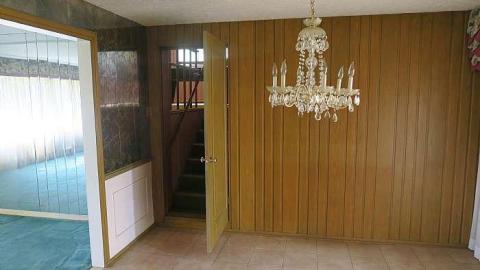 Mr and Mrs Brady - The-Brady-Bunch-House28.jpg