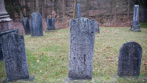 January 2019 - St-Peters--Church-Cemetery20.jpg