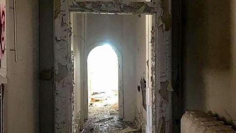 Photo from Lonely Giant