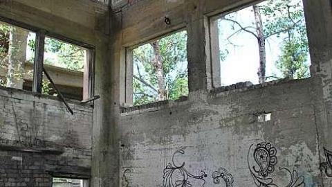 This place is huge! - Donald-(ghost-chemical-plant)51.jpg