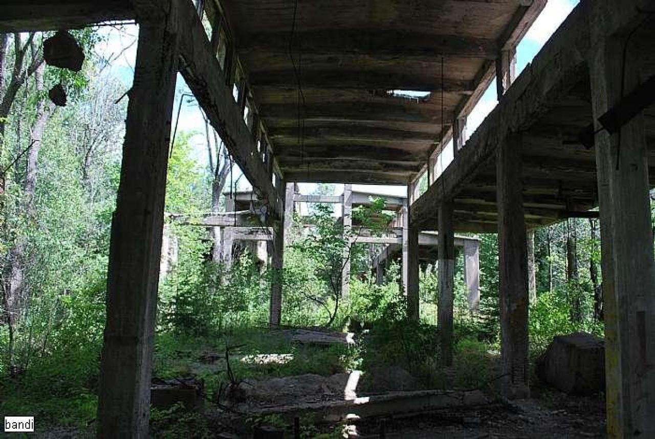 This place is huge! - Donald-(ghost-chemical-plant)52.jpg