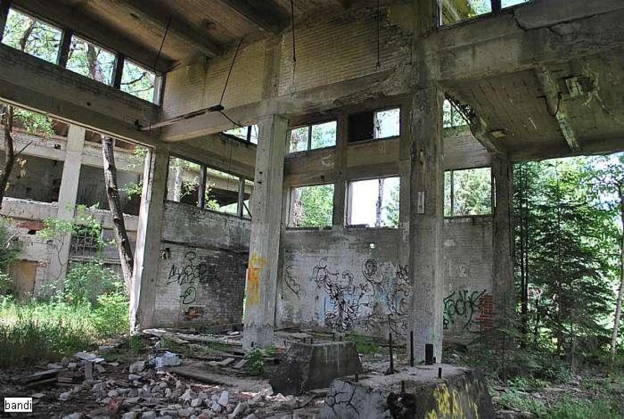 This place is huge! - Donald-(ghost-chemical-plant)54.jpg