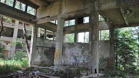 This place is huge! - Donald-(ghost-chemical-plant)54.jpg