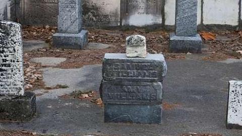 First Yarmouth Baptist Cemetery photo 4