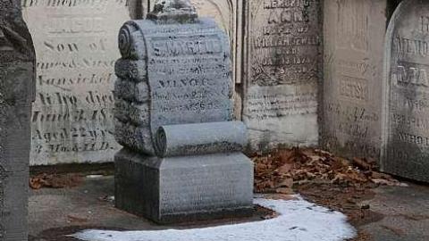 January 2019 - First-Yarmouth-Baptist-Cemetery8.jpg