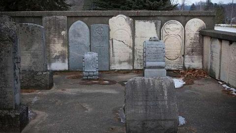 January 2019 - First-Yarmouth-Baptist-Cemetery15.jpg