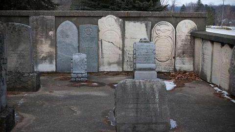 January 2019 - First-Yarmouth-Baptist-Cemetery9.jpg