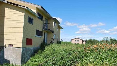 2005 and 2015, a bit of a mix. - Foymont-Abandoned-RCAF-Station24.jpg