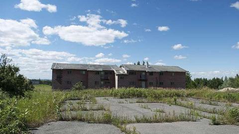 2005 and 2015, a bit of a mix. - Foymont-Abandoned-RCAF-Station29.jpg