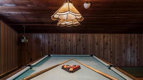 Before the flooding - The-Brady-Bunch-House44.jpg