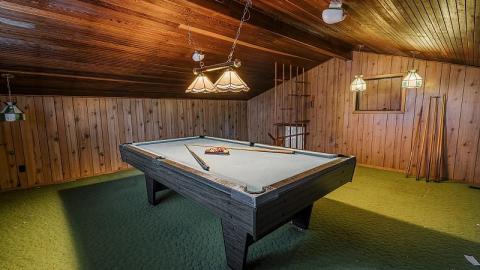 Before the flooding - The-Brady-Bunch-House49.jpg