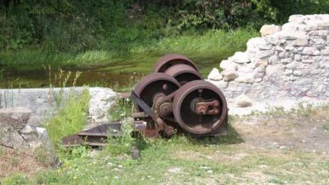 Walters Falls 2 - By-the-Falls4.jpg