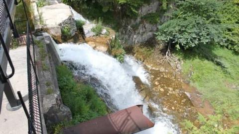 Walters Falls 2 - By-the-Falls5.jpg