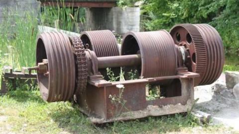 Walters Falls 2 - By-the-Falls33.jpg