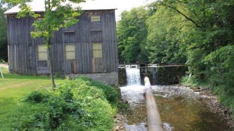 Walters Falls 2 - By-the-Falls35.jpg