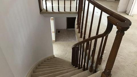 Tudor Style House - 55813583_325218718348491_7076928539739553792_n.jpg
