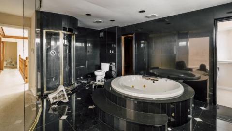 Spoiled - _DSC7229-HDR.jpg