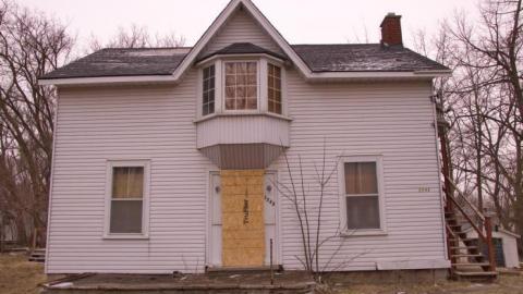 Putting The Screws To It photo 3