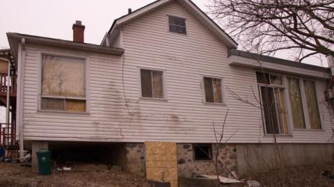 Putting The Screws To It photo 4