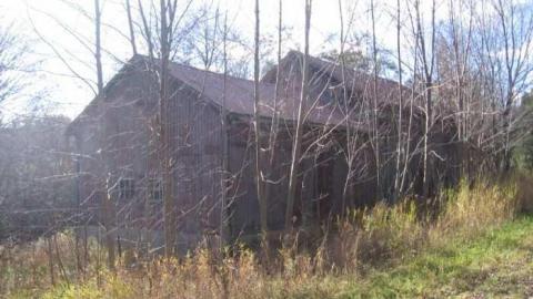 Outbuildings - Abandoned-or-Not-on-252.jpg