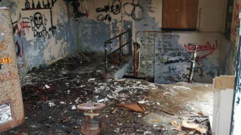 Fading History - CFB-Edgar236.jpg