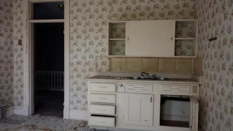 Ironing Crutch Beauty '18 - Pink-Parrots-Pretty-Place24.jpg