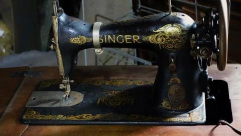 Ironing Crutch Beauty '18 - Pink-Parrots-Pretty-Place37.jpg