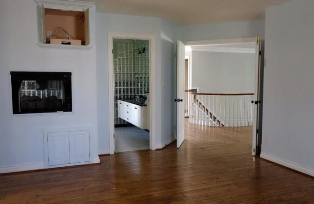 London Ontario Party Mansion photo 3