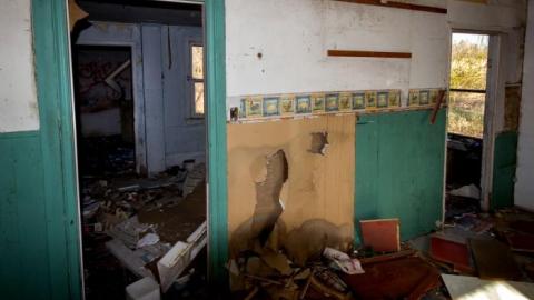 House Wreck - IMG_2333s.jpg