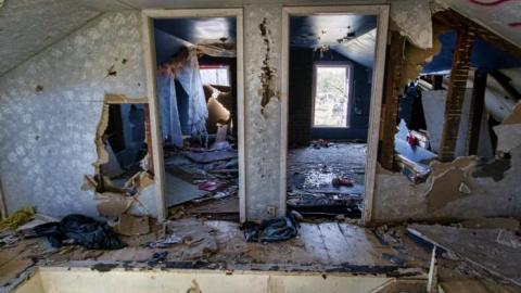 House Wreck - IMG_2362s.jpg